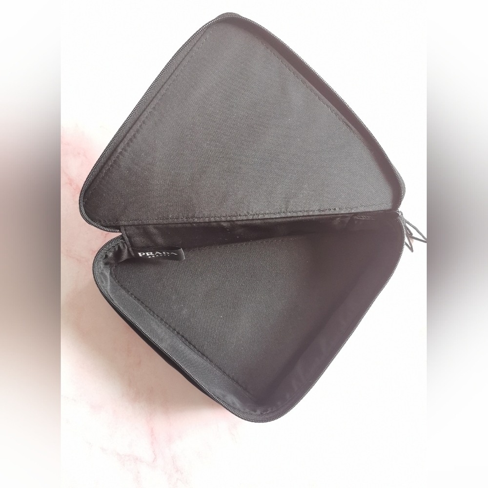 Prada Make up case, great condition - Picture 5 of 9